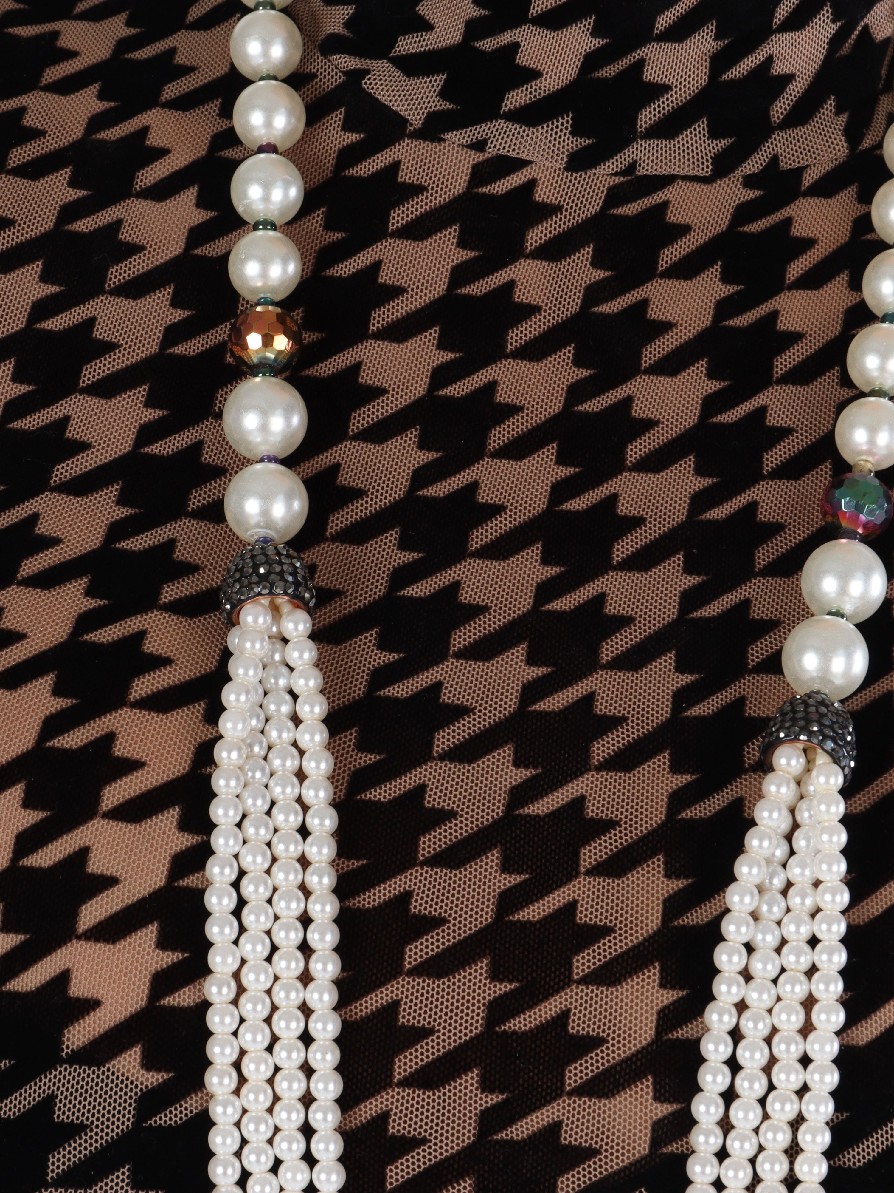 Selly - Hvid kæde med små og store perler